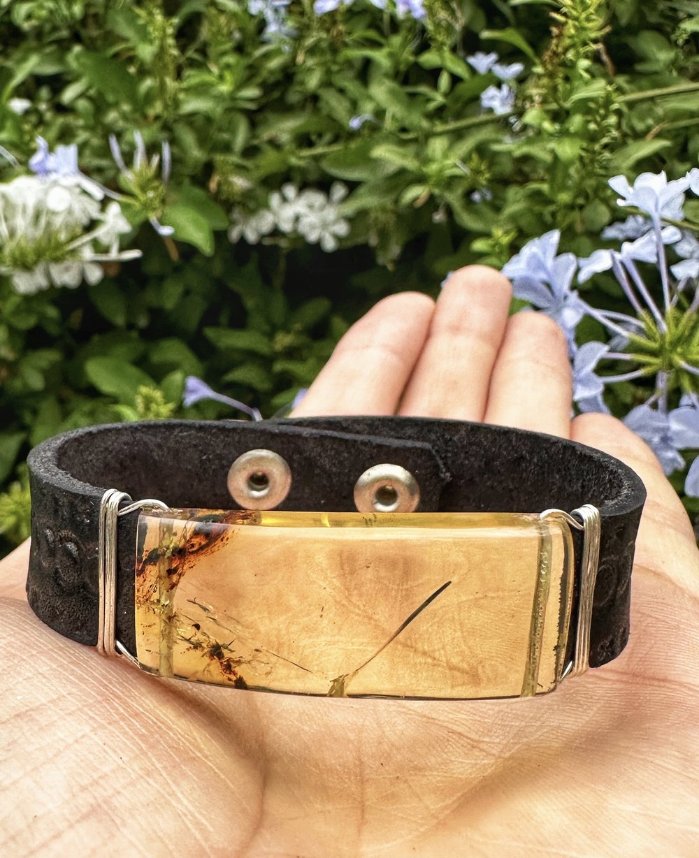 Pulsera de Ámbar y Piel