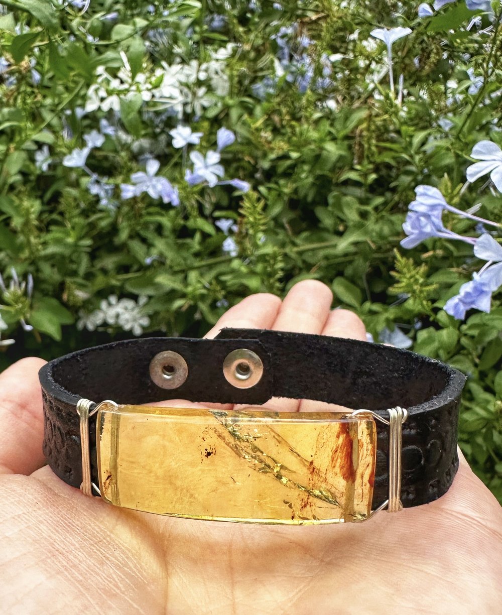 Pulsera de Ámbar y Piel